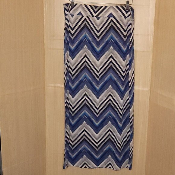 A.N.A Petite Blue Chevron Maxi Skirt LP - Picture 2 of 6